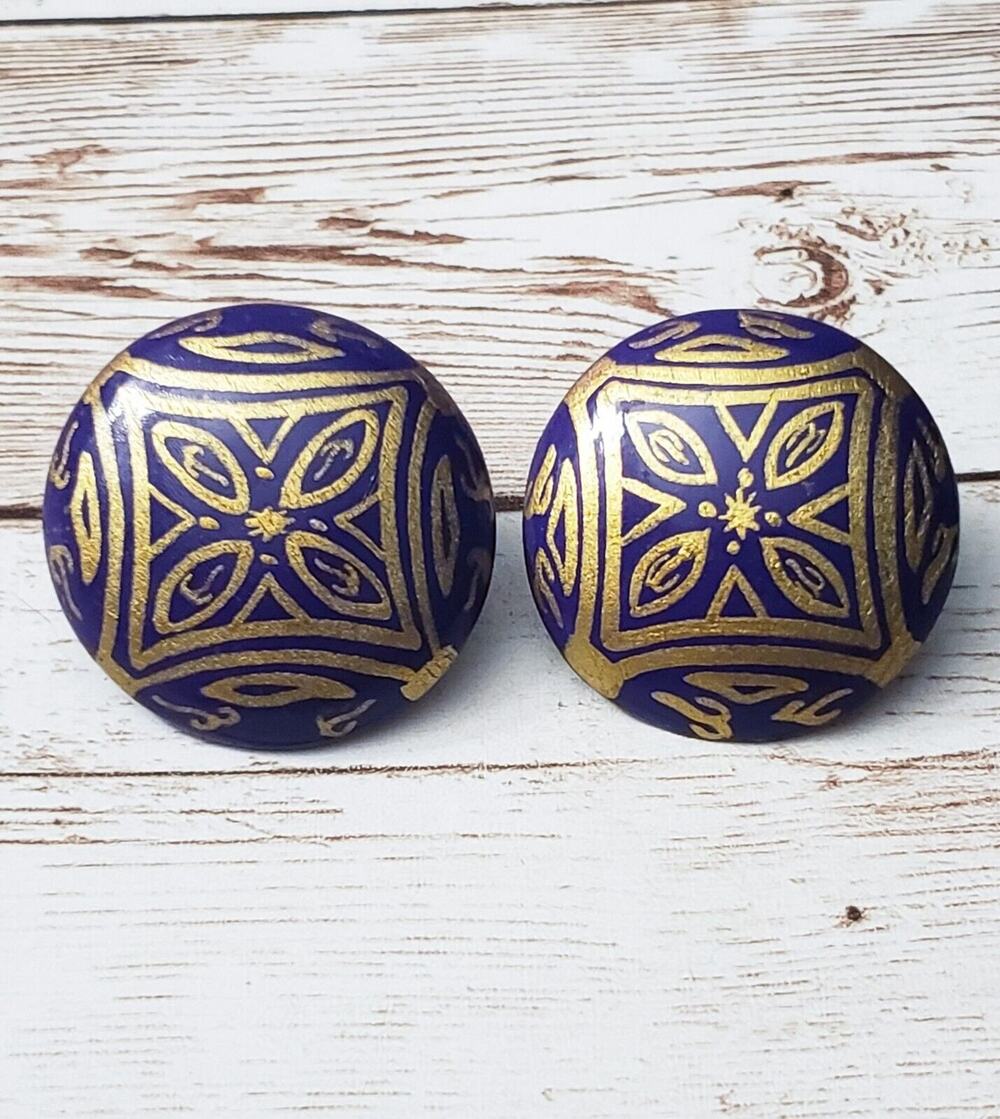 Vintage Clip On Earrings Large Statement Earrings Violet with Gold Tone Pattern